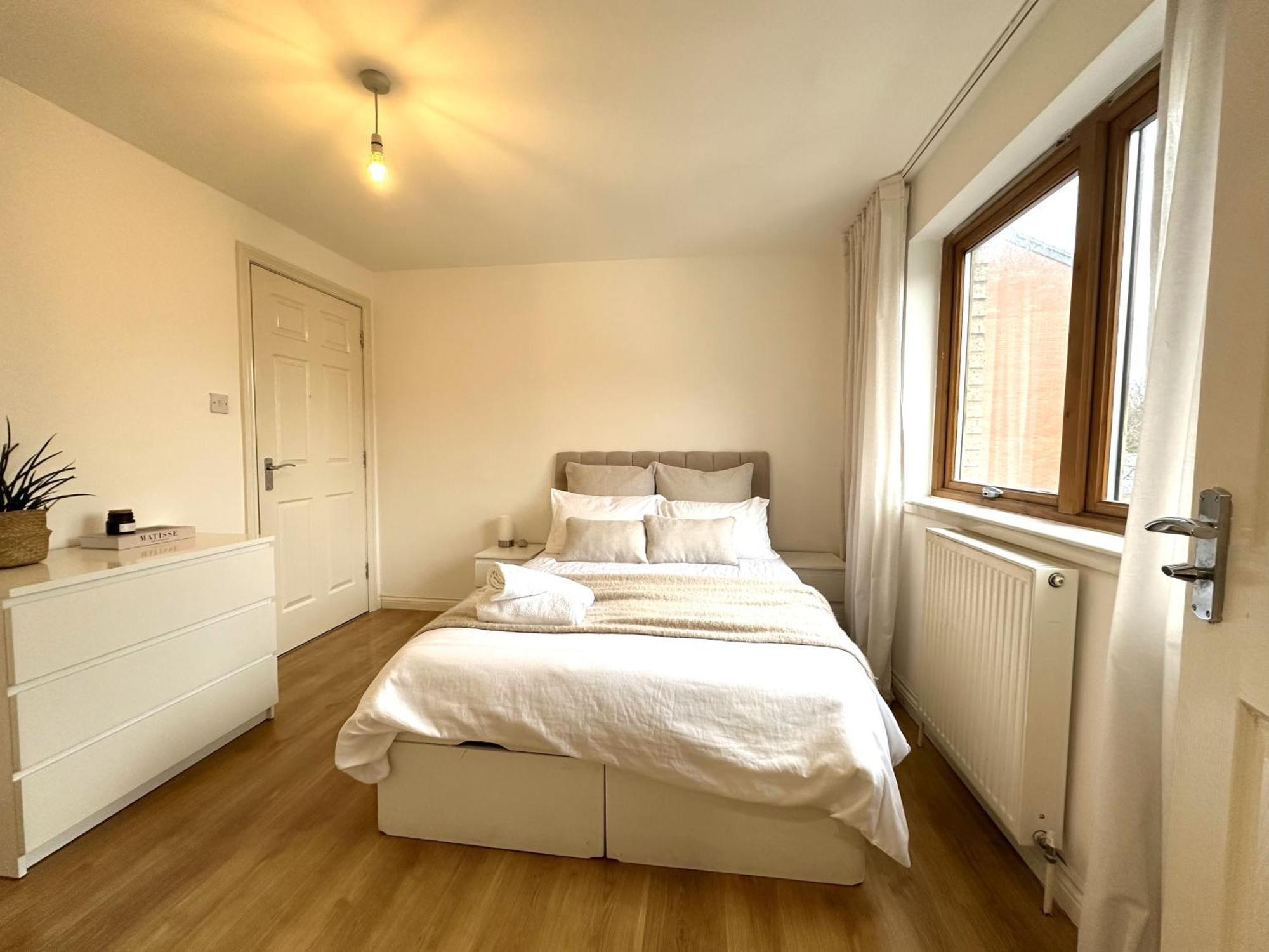 Private Room With En-Suite And Parking In Shared Flat Глазго Экстерьер фото